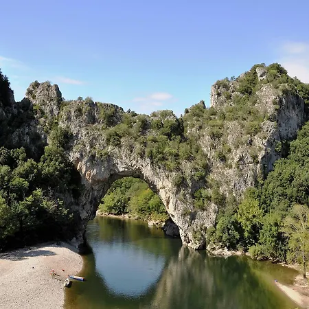 Saint-maximin Pool & Peace Nyaraló *